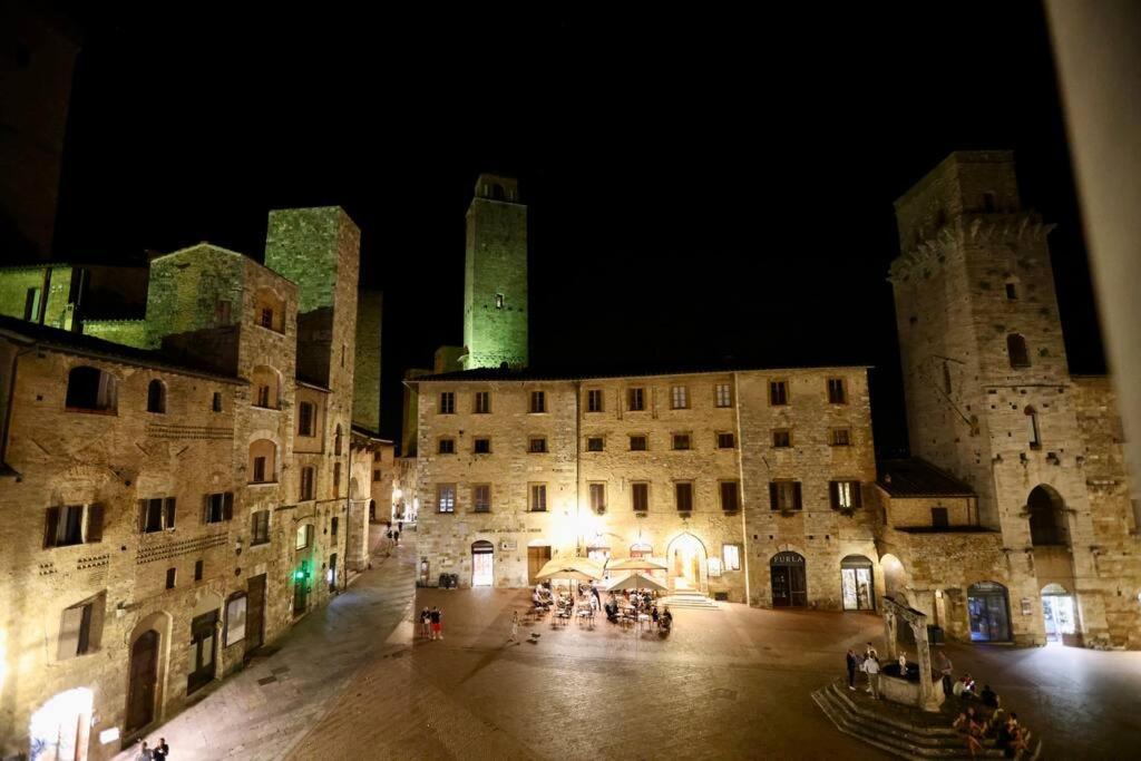 Lovely 2 Bedroom In San Gimignano Historic Center Esterno foto