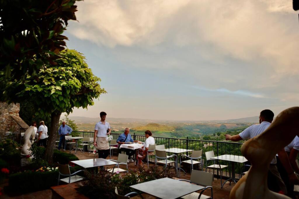 Lovely 2 Bedroom In San Gimignano Historic Center Esterno foto