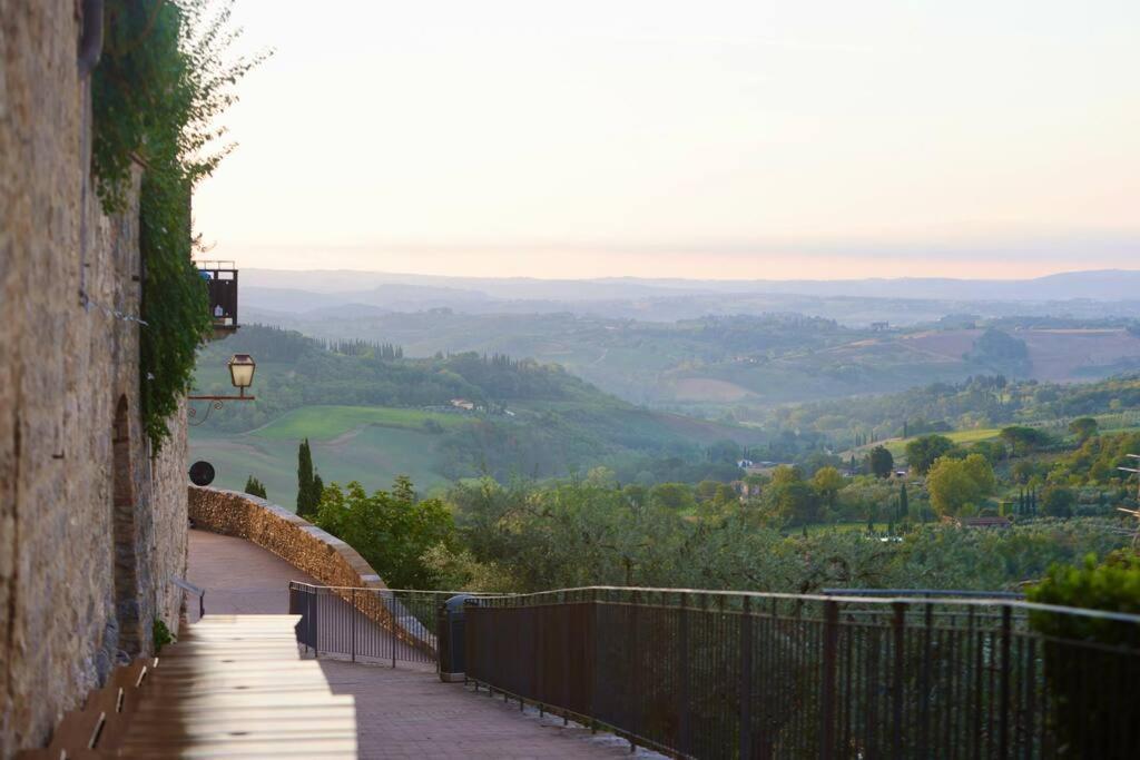 Lovely 2 Bedroom In San Gimignano Historic Center Esterno foto